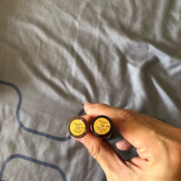 2 Estee lauder lipsticks.BRANDNEW! - Picture 2 of 4